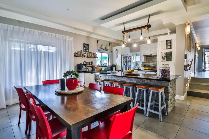 5 Bedroom Property for Sale in Myburgh Park Western Cape